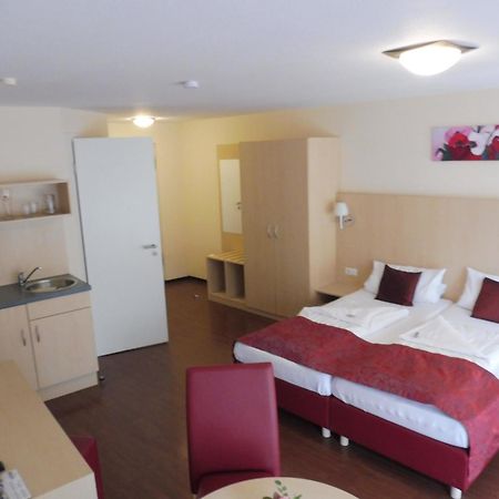 Hotel Gasthof Zum Engel - Gaestehaus Kunzelsau Bagian luar foto
